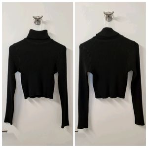 Cropped Black Turtleneck